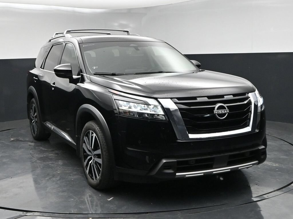 Used 2024 Nissan Pathfinder Platinum