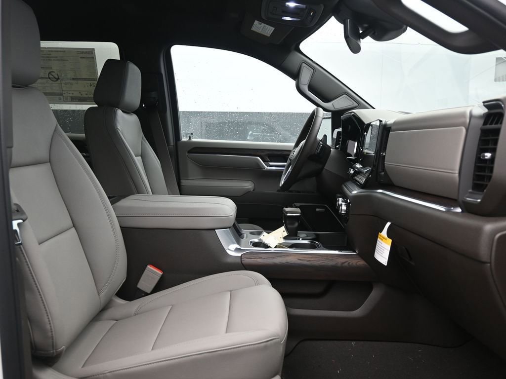 2026 GMC Sierra 1500 SLT - Photo 10