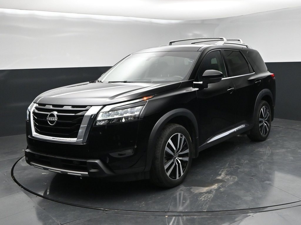 Used 2024 Nissan Pathfinder Platinum