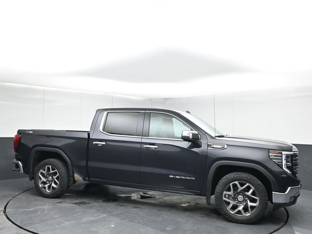2023 GMC Sierra 1500 SLT's photo