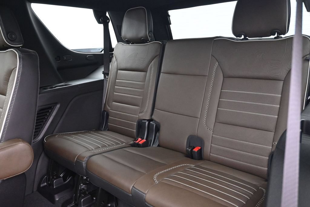 2026 GMC Yukon Denali Ultimate - Photo 13