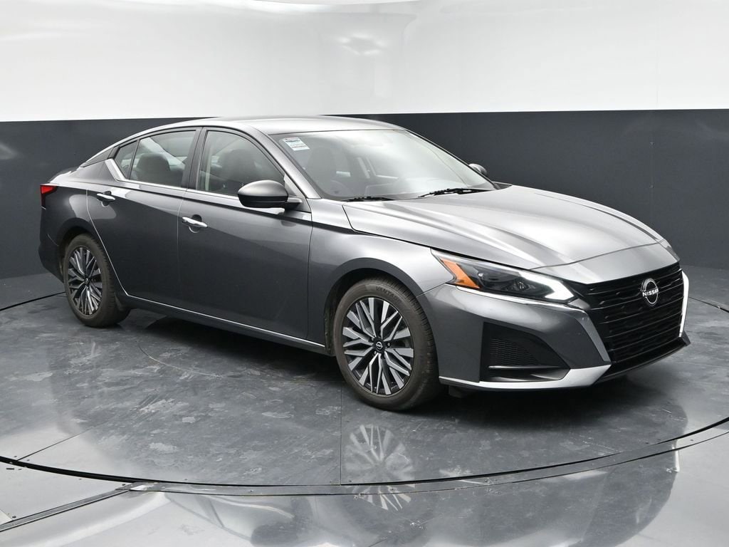 2024 Nissan Altima 2.5 SV's photo
