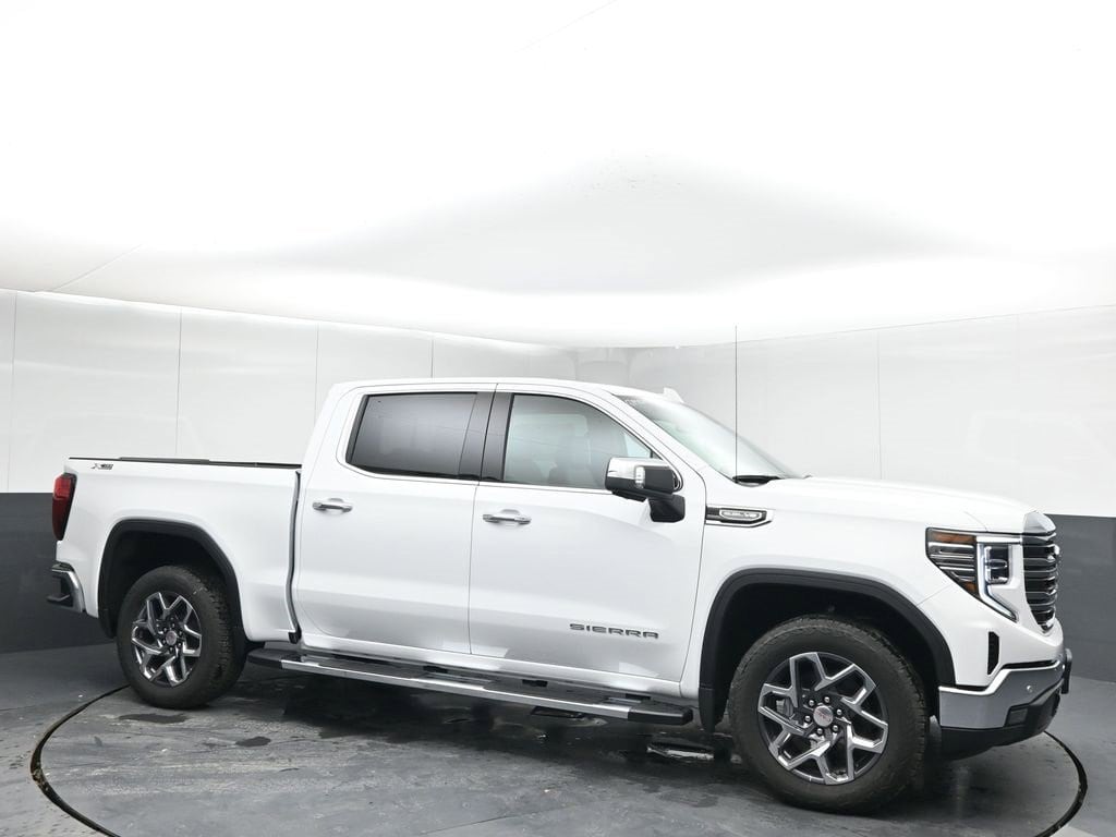 2026 GMC Sierra SLT's photo