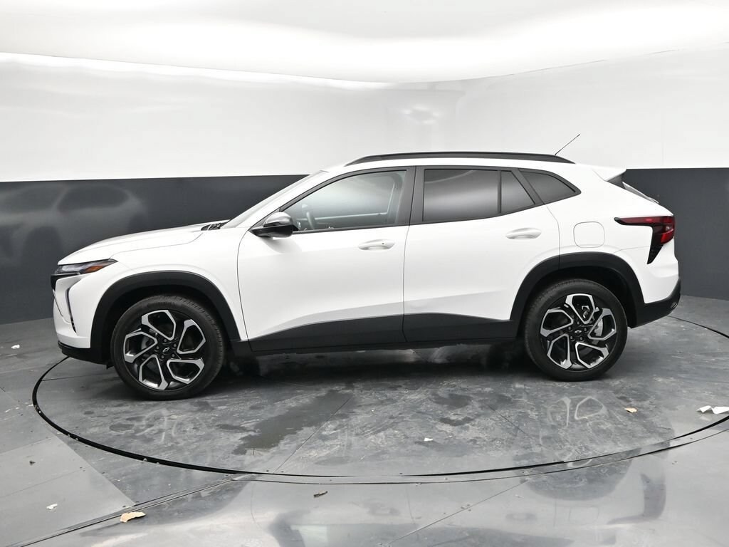 Used 2025 Chevrolet Trax 2RS SUV