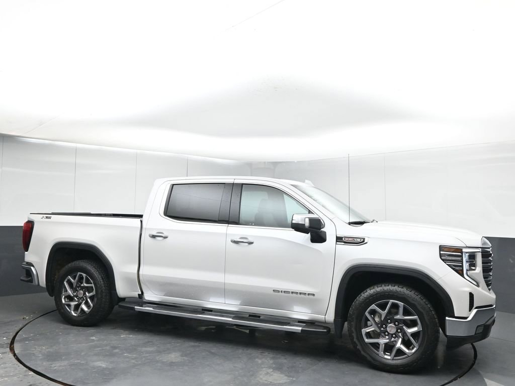 2025 GMC Sierra 4WD Crew Cab Standard Box SLT's photo