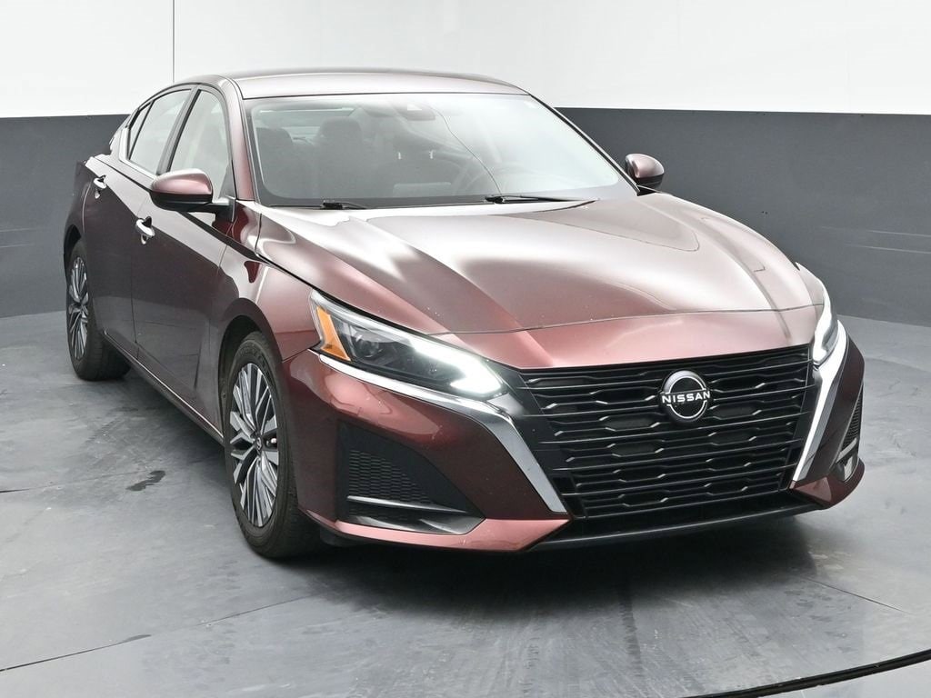 Used 2023 Nissan Altima SV with VIN 1N4BL4DV1PN350043 for sale in West Point, MS