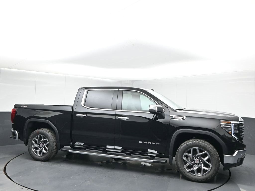 2026 GMC Sierra 1500 SLT's photo