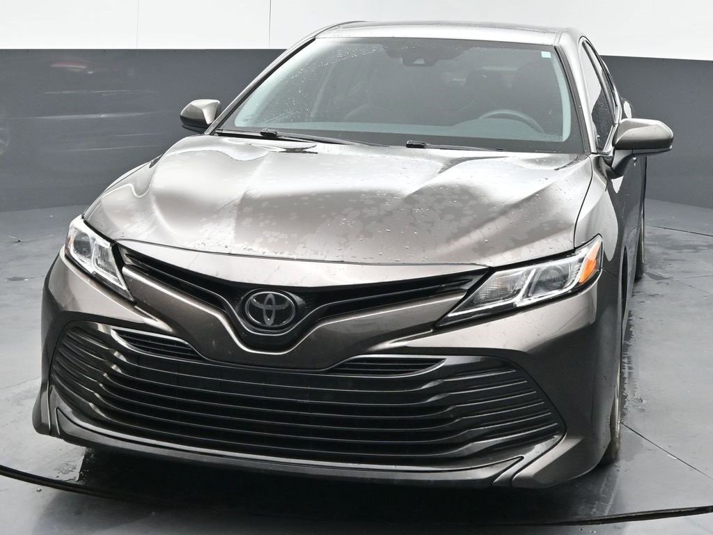 2018 Toyota Camry SE XLE photo 3