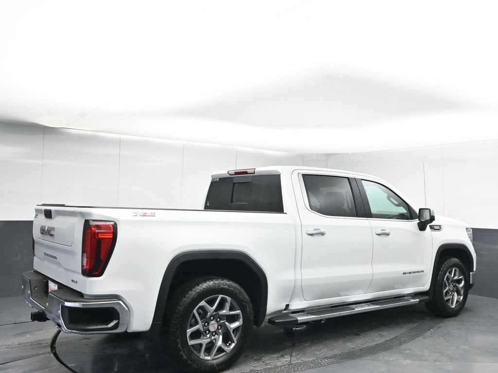 2026 GMC Sierra 1500 SLT - Photo 7