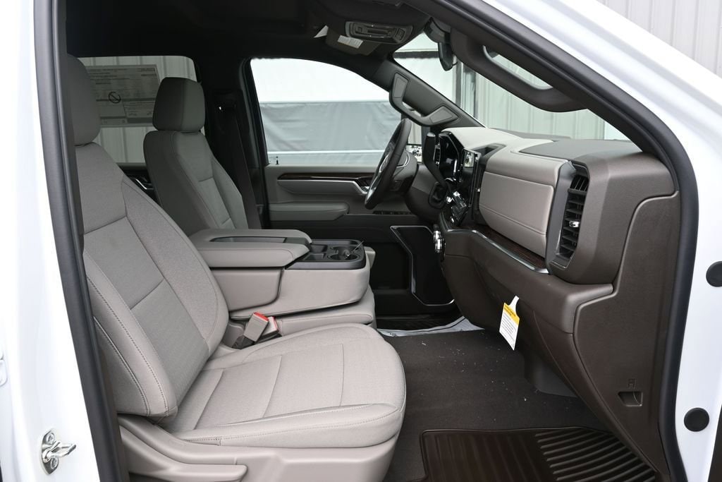 2026 GMC Sierra 3500HD SLE - Photo 6