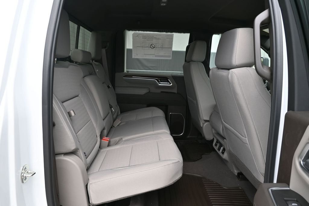 2026 GMC Sierra 3500HD SLE - Photo 7