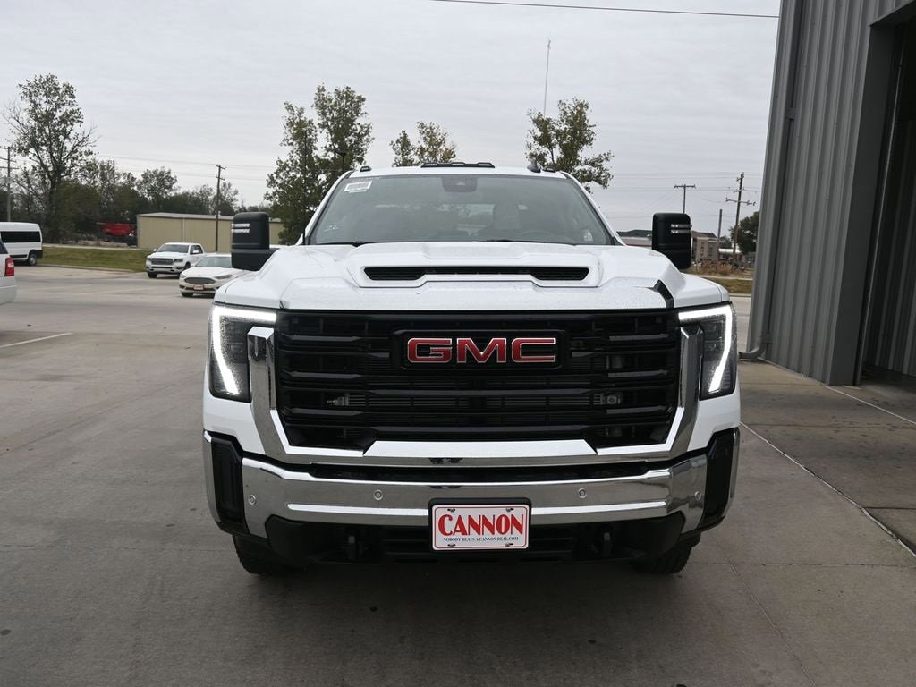 2026 GMC Sierra 3500HD Pro's photo
