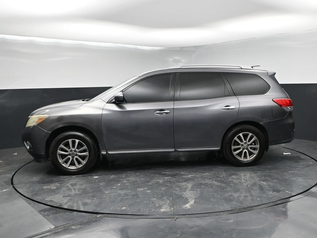 Used 2016 Nissan Pathfinder SV