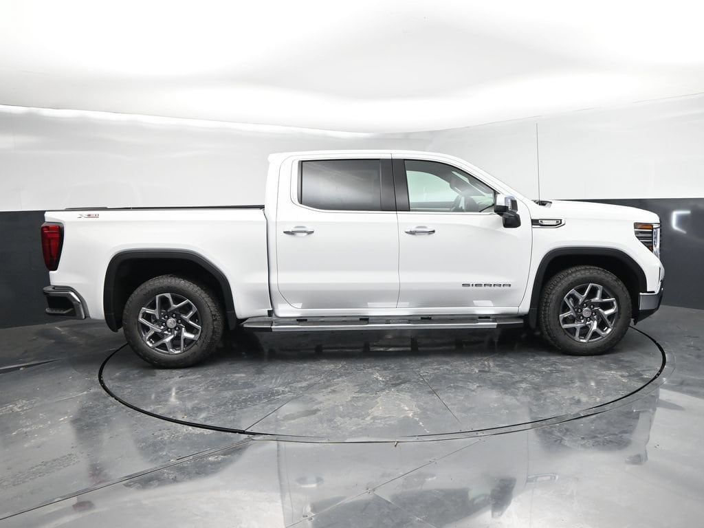 2026 GMC Sierra 1500 SLT - Photo 8