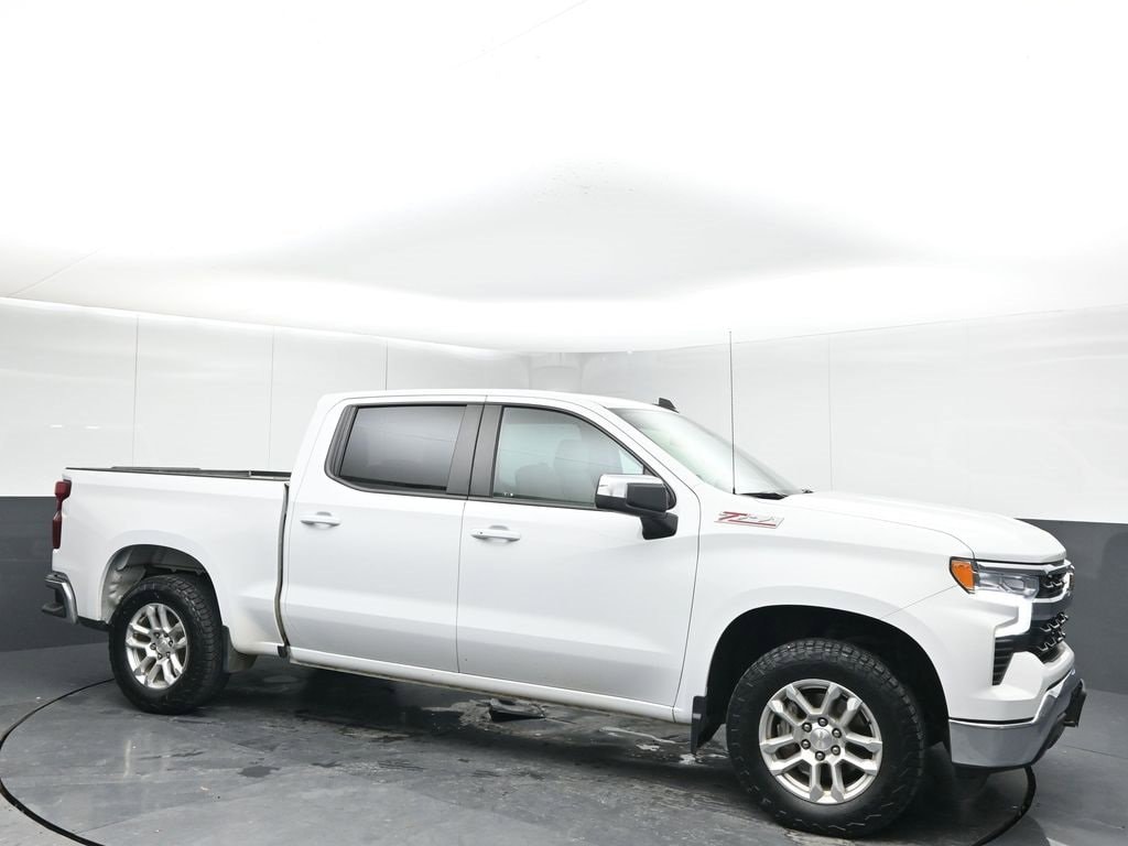 2024 Chevrolet Silverado 1500 LT's photo