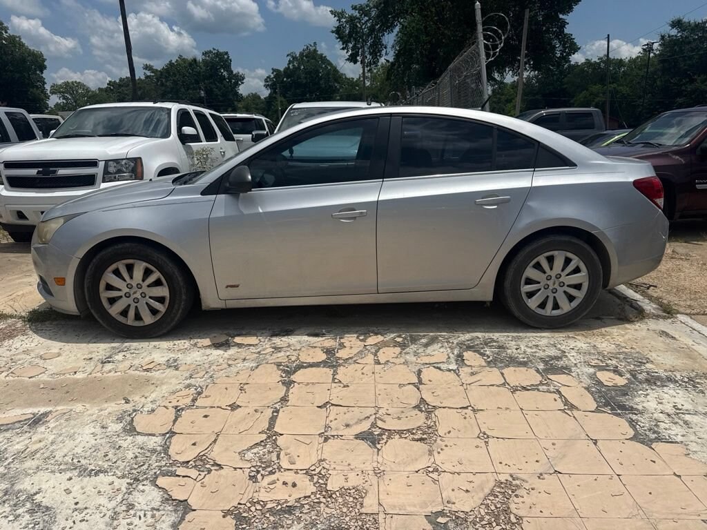 Used 2011 Chevrolet Cruze LS Car