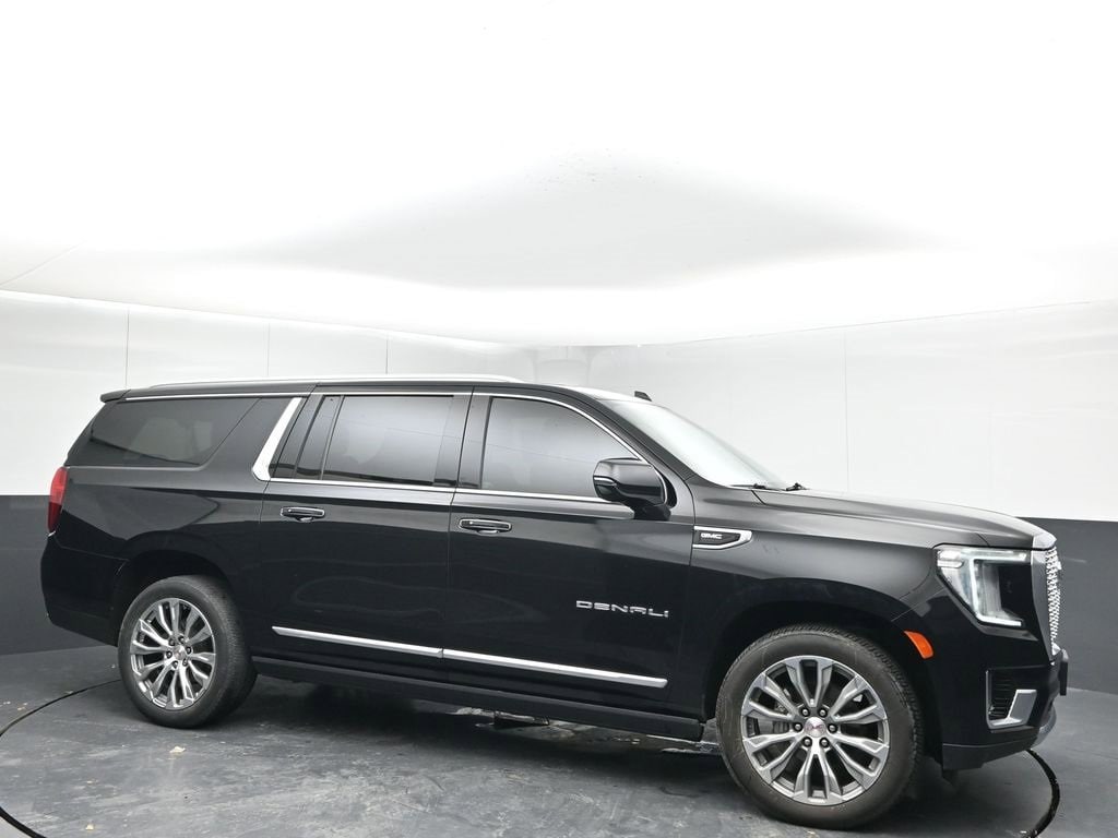 2021 GMC Yukon XL Denali's photo