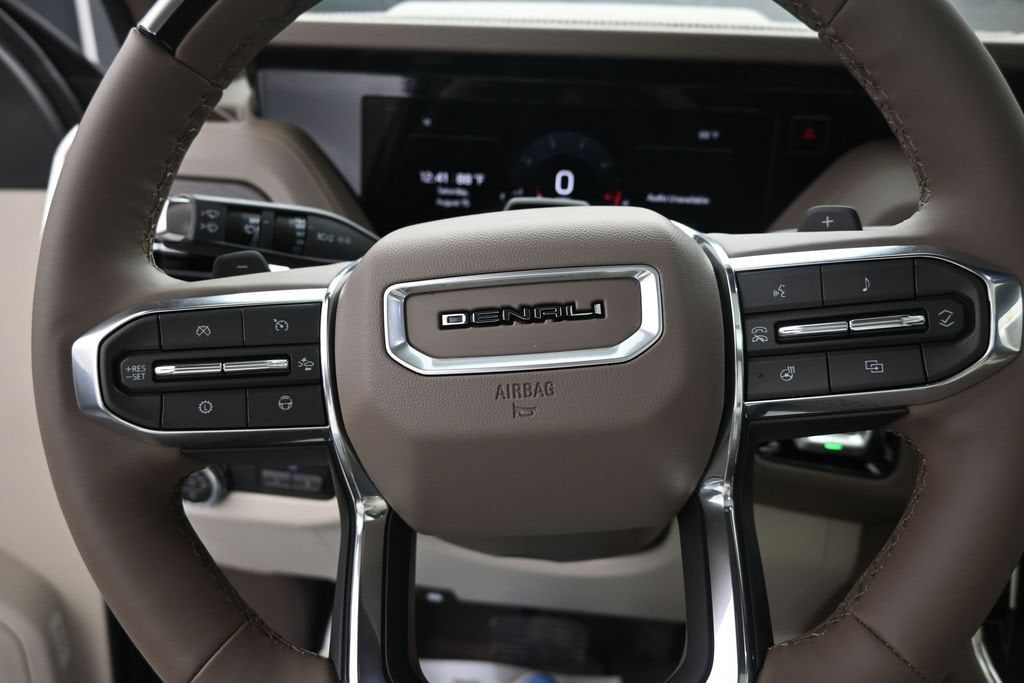 2026 GMC Yukon Denali - Photo 18