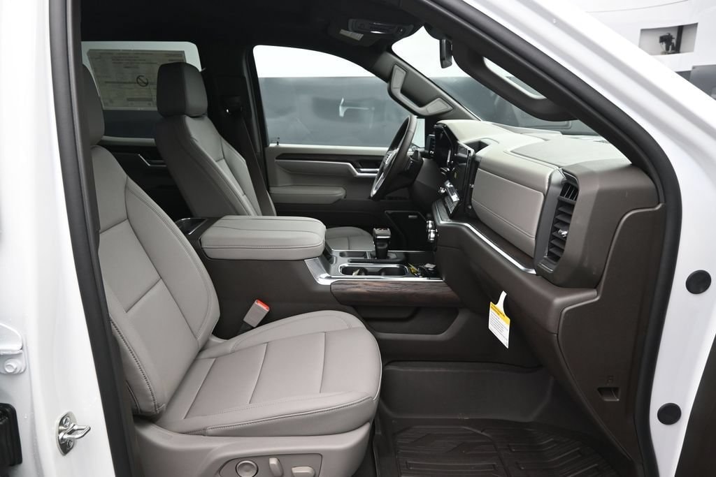 2026 GMC Sierra 1500 SLT - Photo 10
