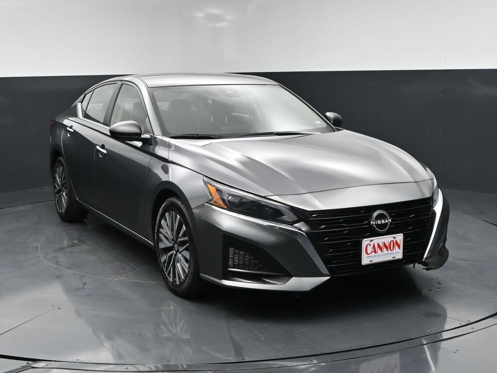 Used 2024 Nissan Altima 2.5 SV