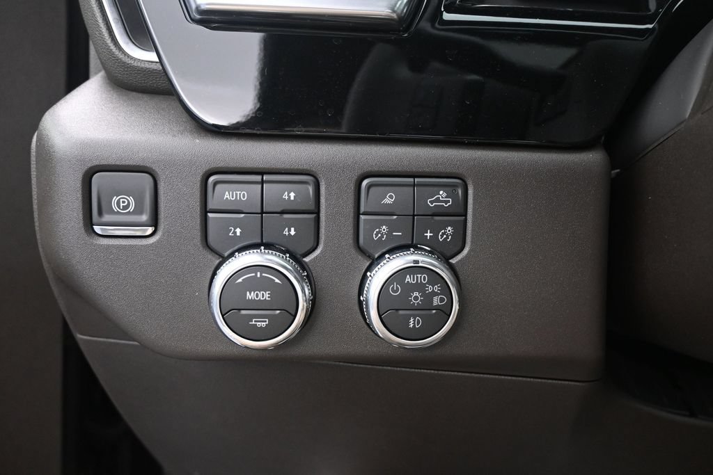 2026 GMC Sierra 1500 SLT - Photo 18