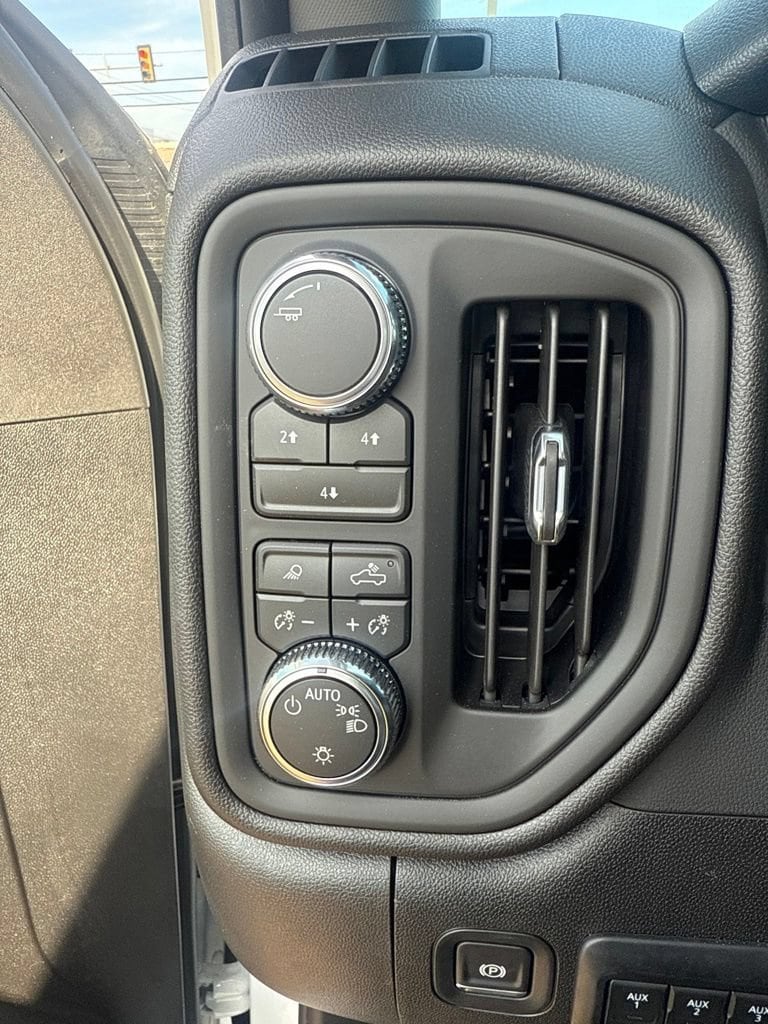 2026 GMC Sierra 3500 Chassis Cab Pro - Photo 10