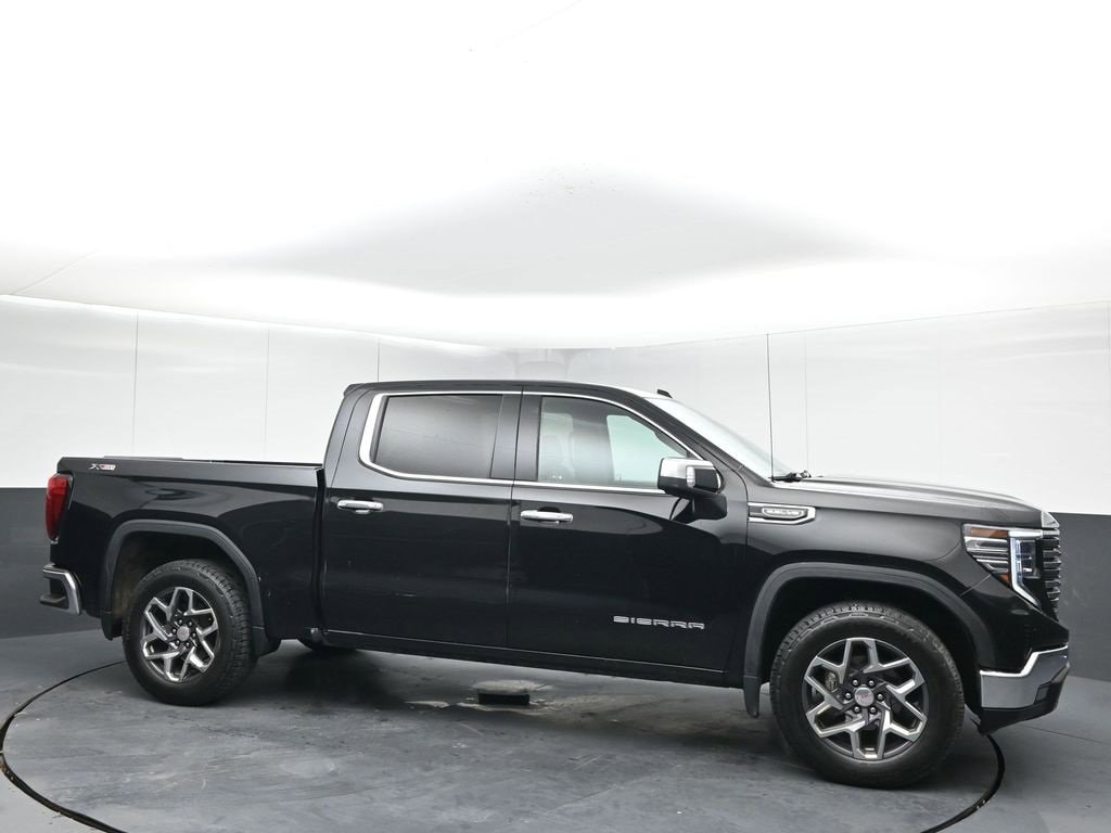 2022 GMC Sierra 1500 SLT's photo