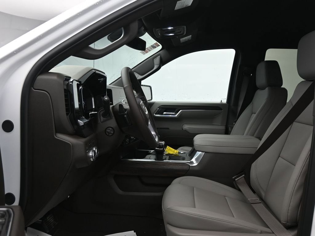 2026 GMC Sierra 1500 SLT - Photo 9