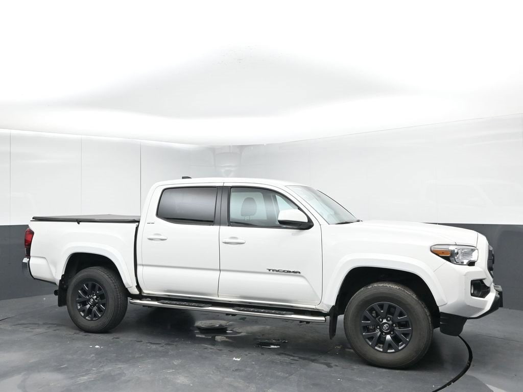 2023 Toyota Tacoma SR5's photo
