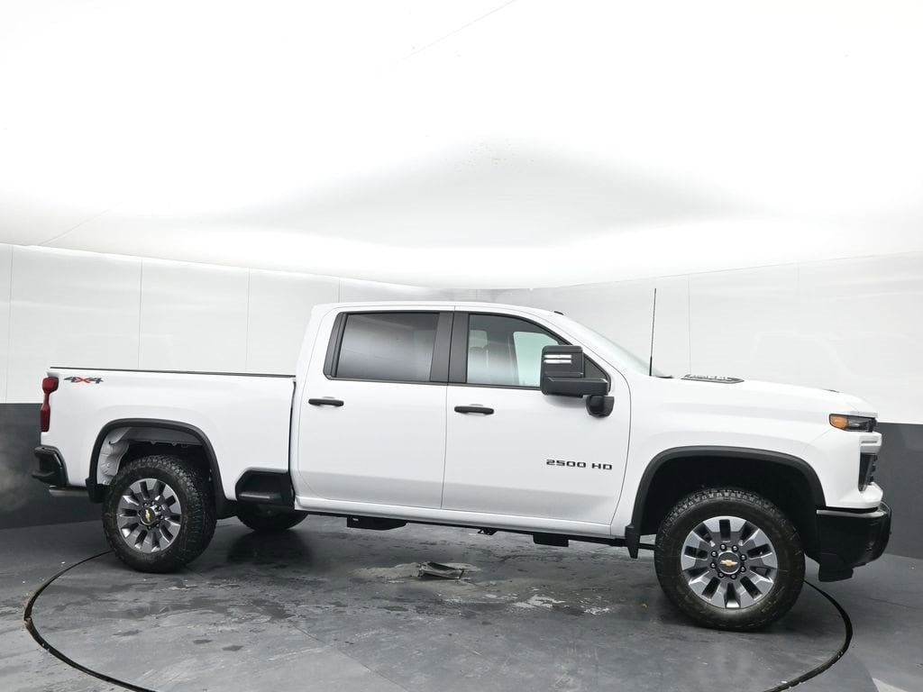 2026 Chevrolet Silverado 2500HD Custom's photo