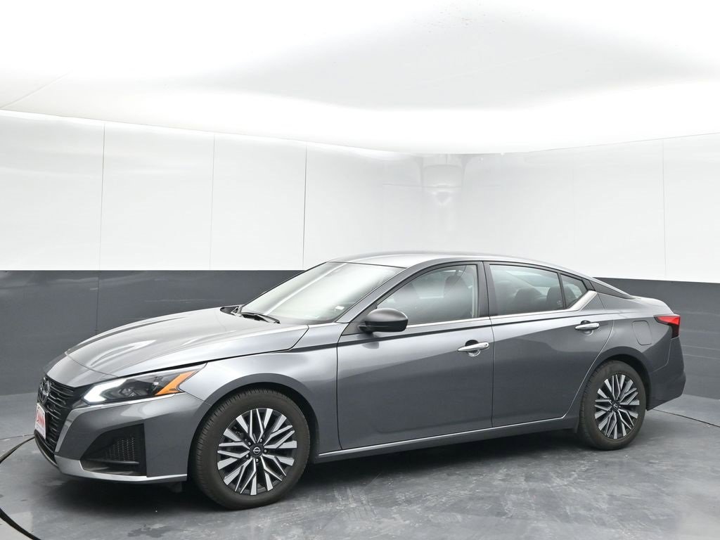 2024 Nissan Altima 2.5 SV photo 3