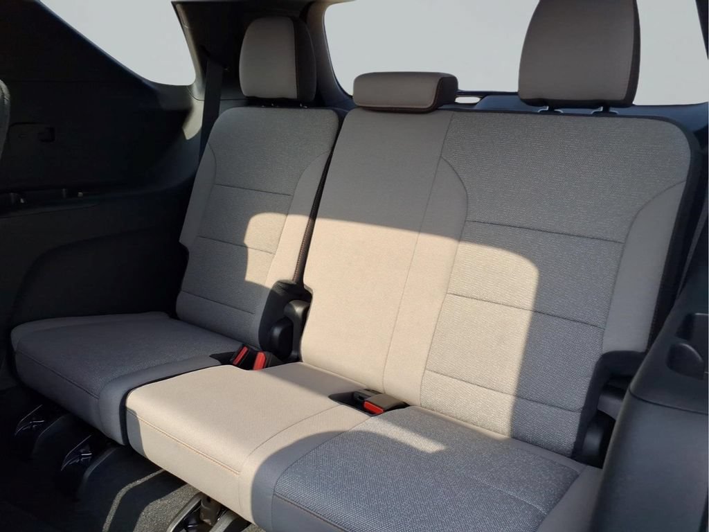 2027 Chevrolet Traverse LT - Photo 11