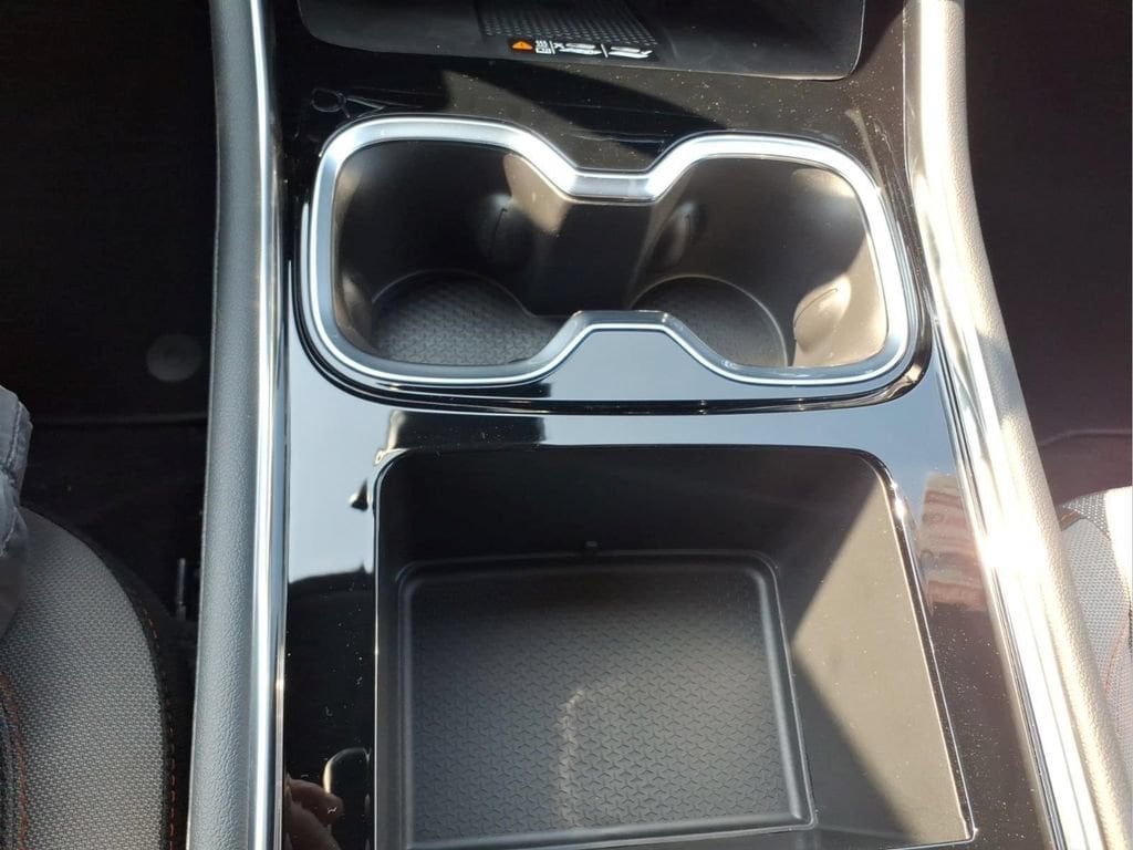 2027 Chevrolet Traverse LT - Photo 22