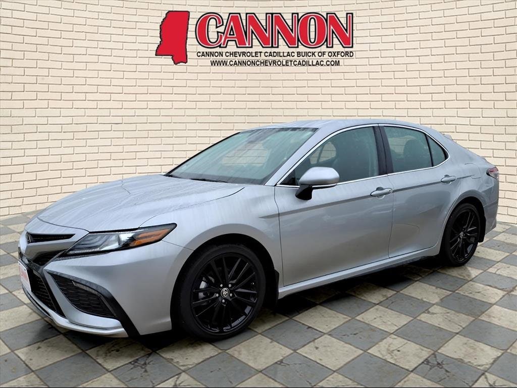 2024 Toyota Camry XSE's photo