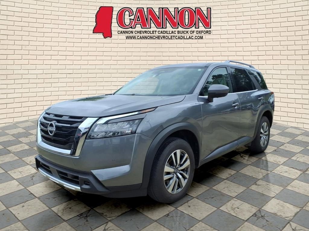 2025 Nissan Pathfinder SL 2WD's photo