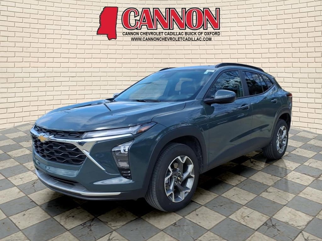 Used 2025 Chevrolet Trax LT SUV