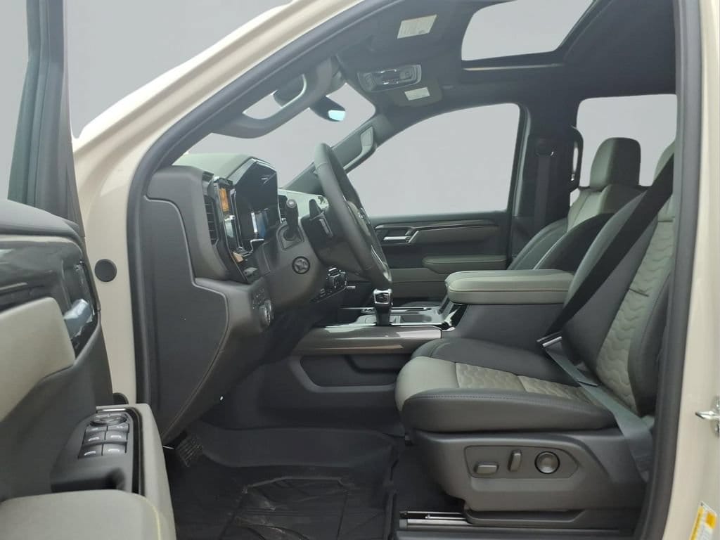 2026 Chevrolet Silverado 1500 ZR2 - Photo 13
