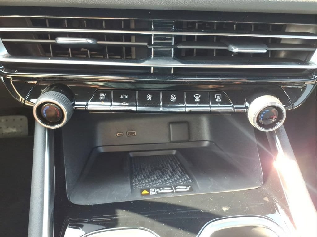 2027 Chevrolet Traverse LT - Photo 21