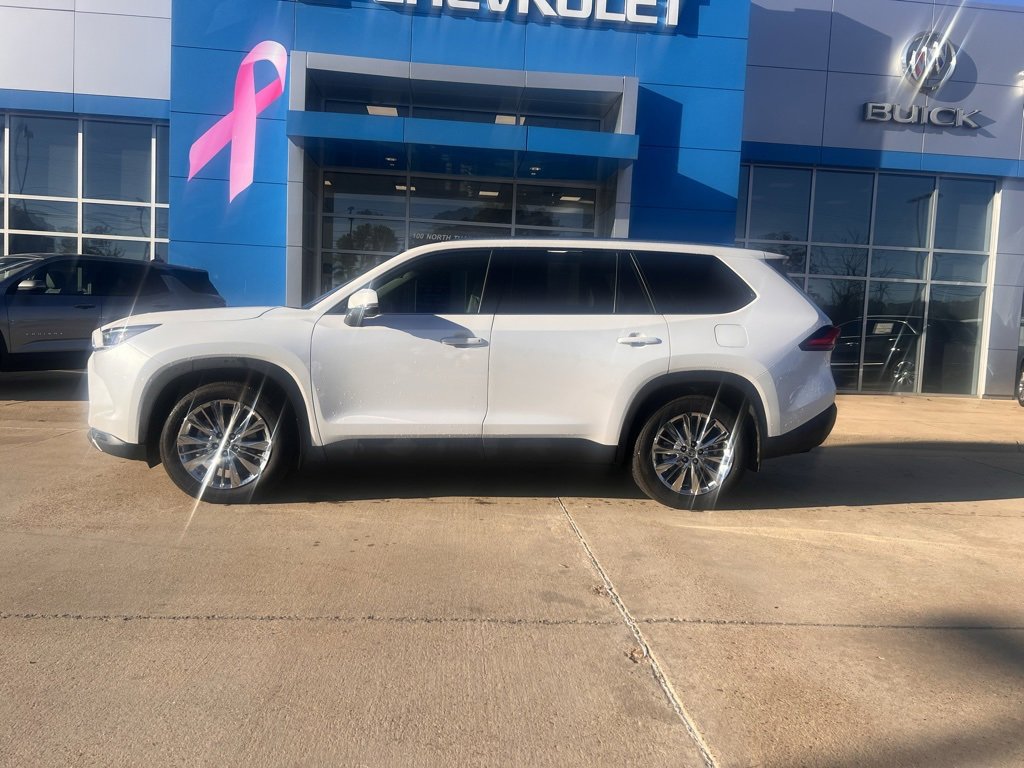 2024 Toyota Grand Highlander XLE photo 2