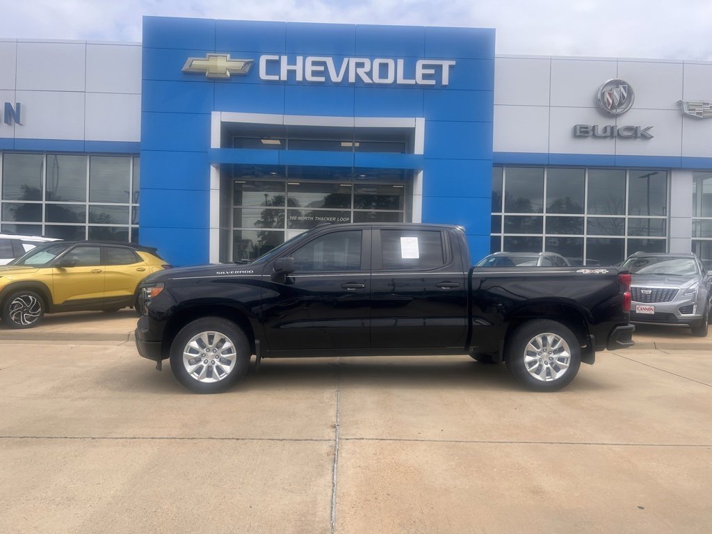2024 Chevrolet Silverado 1500 Custom photo 4