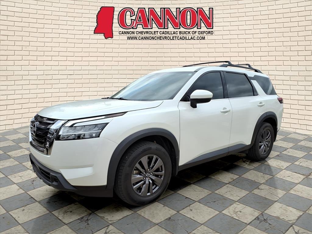 2022 Nissan Pathfinder SV's photo