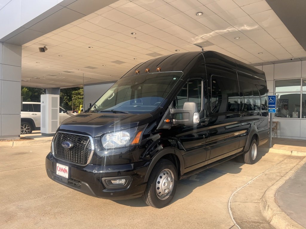 2024 Ford Transit Passenger XL photo 4