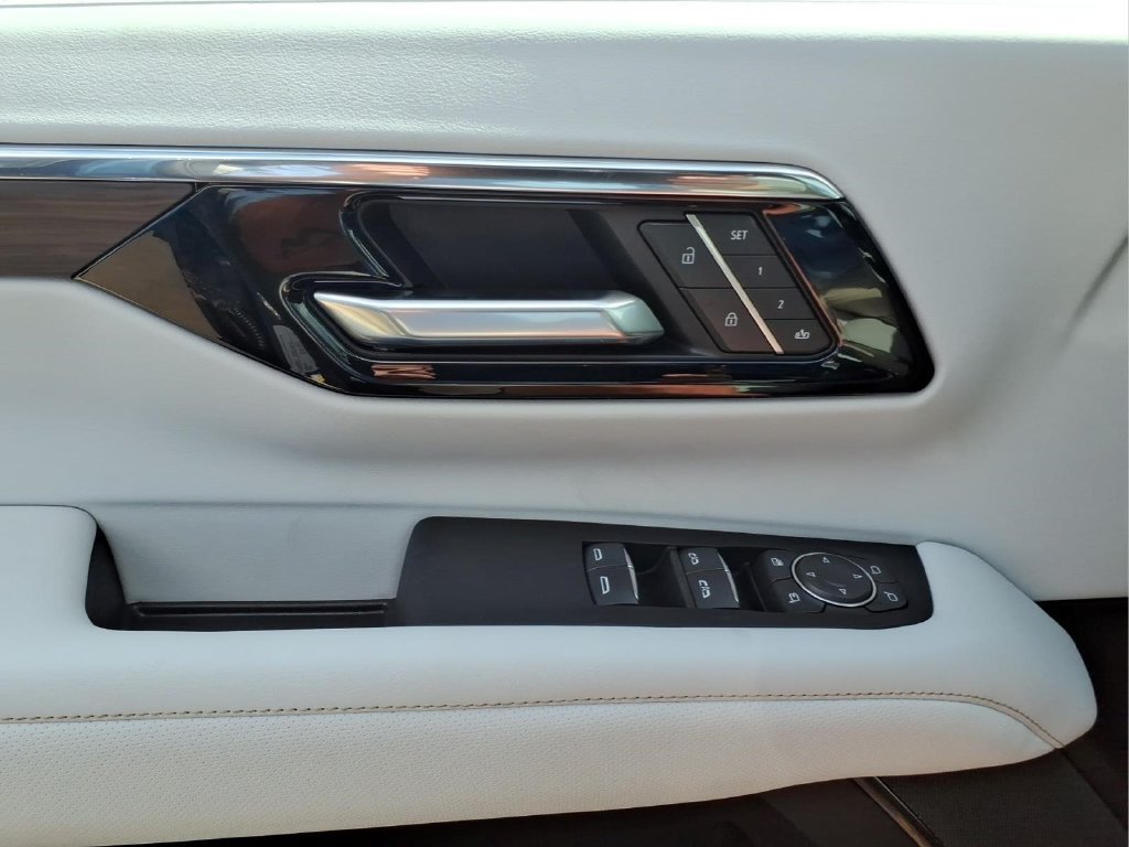 2027 Chevrolet Tahoe Premier - Photo 16