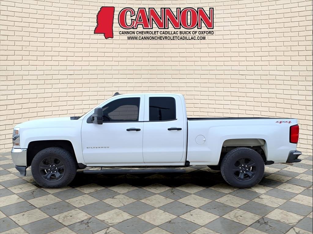 Used 2017 Chevrolet Silverado 1500  with VIN 1GCVKNEH9HZ312627 for sale in Greenwood, MS