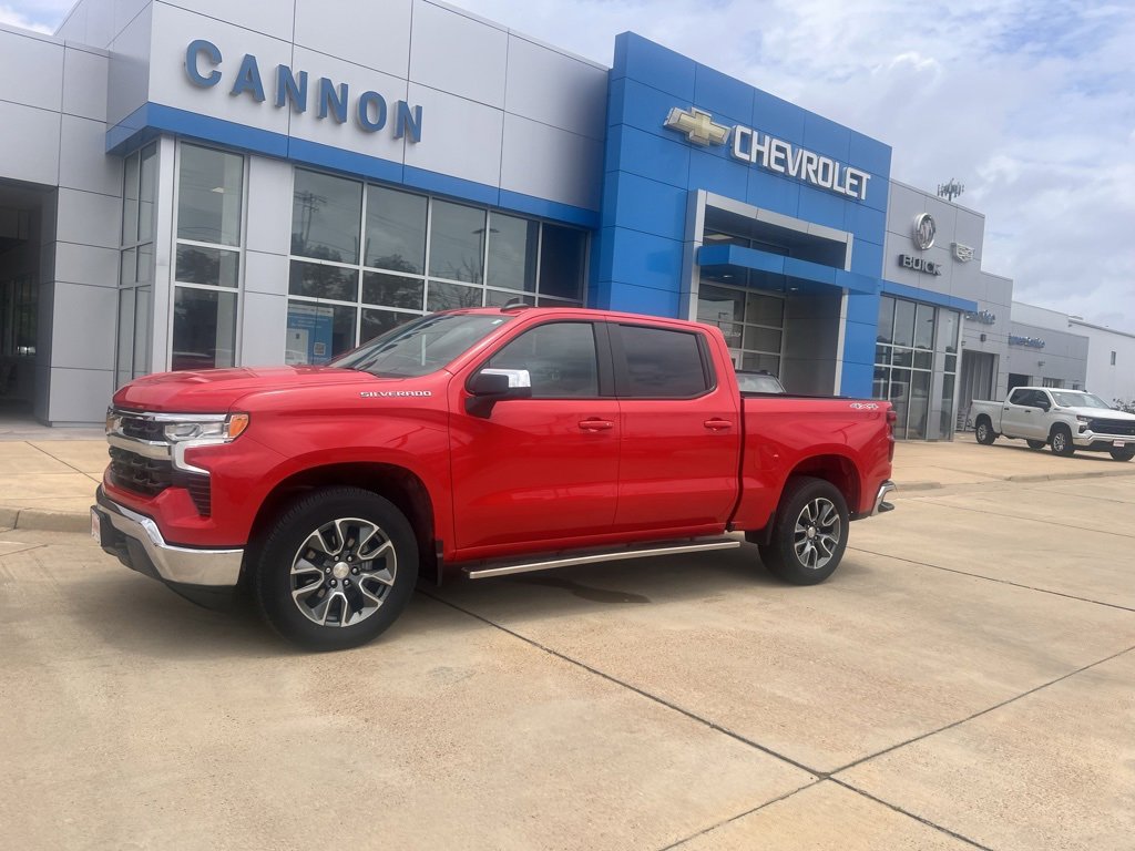2023 Chevrolet Silverado 1500 LT photo 3