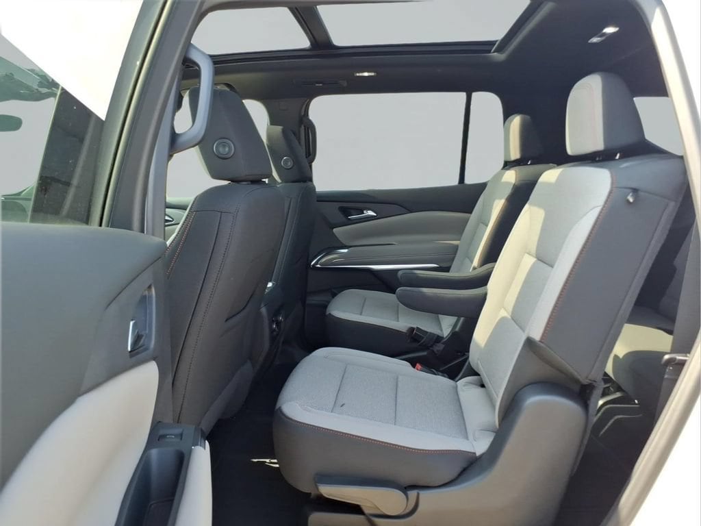 2027 Chevrolet Traverse LT - Photo 9