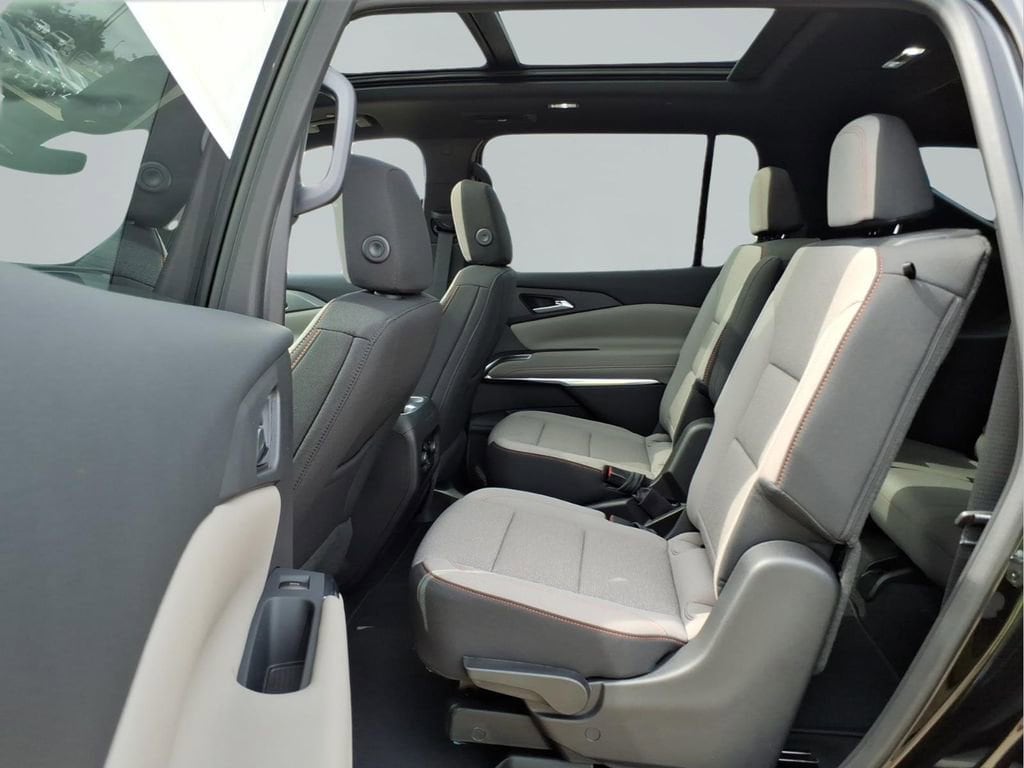 2026 Chevrolet Traverse LT - Photo 9