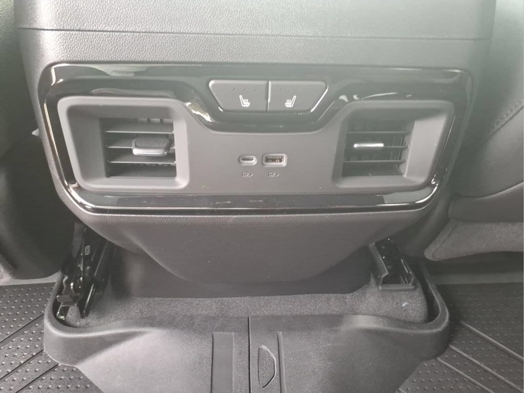 2026 Chevrolet Silverado 1500 ZR2 - Photo 12