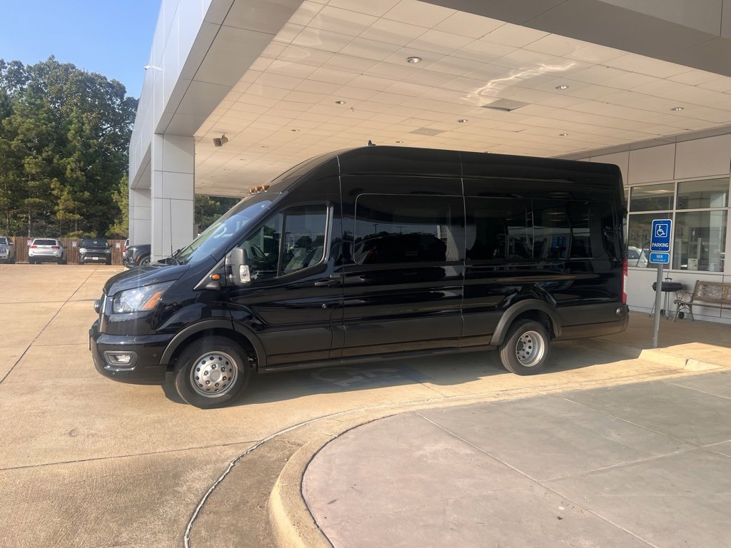 2024 Ford Transit Passenger XL photo 2