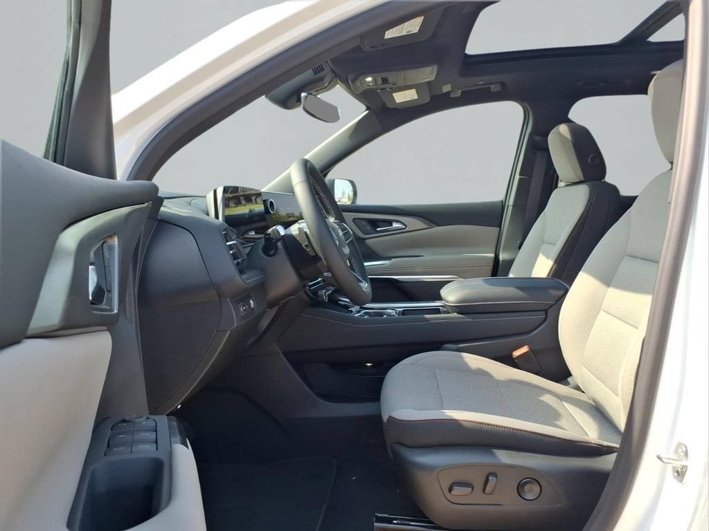 2027 Chevrolet Traverse LT - Photo 14